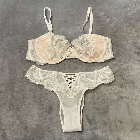 New! SET Victoria’s Secret Dream Angels Cream Push Up Bra and Panty 10468 - Picture 2 of 10